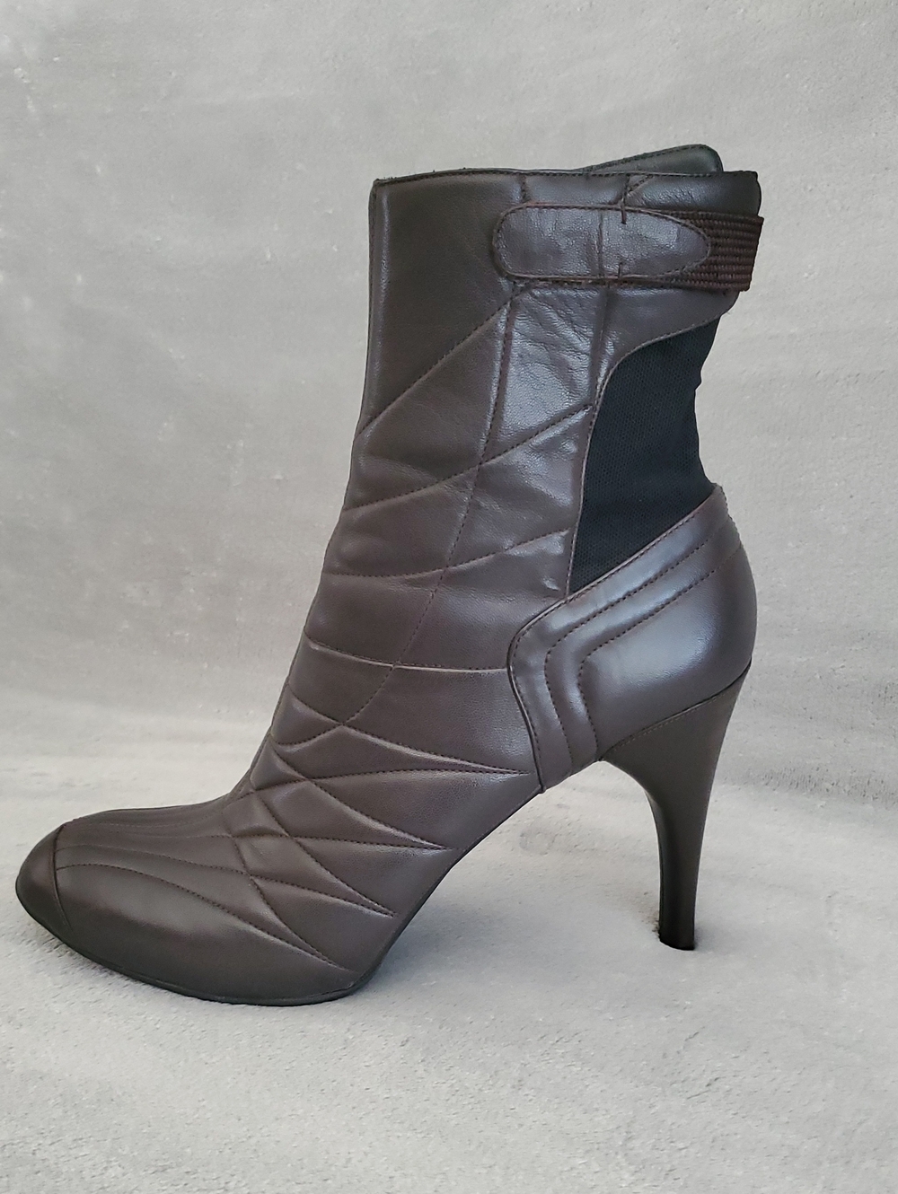 NIKE AIR G SERIES Vintage Y2K  Brown Leather Quilted Ankle Zip Boots SIZE: 7½B
